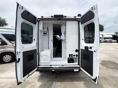 2027 Thor Motor Coach Rize photo 2
