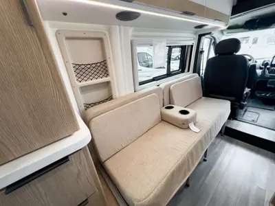 2027 Thor Motor Coach Rize photo 12