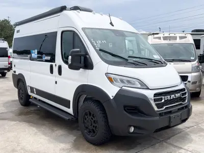 New 2027 Thor Motor Coach Rize 18M
