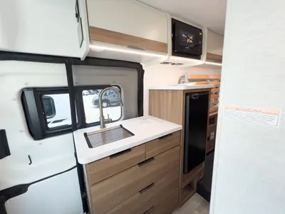2027 Thor Motor Coach Talavera photo 9