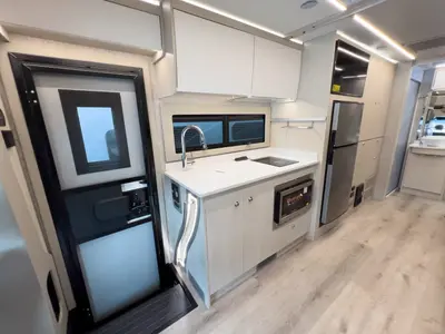 2027 Tiffin Motorhomes Wayfarer photo 5