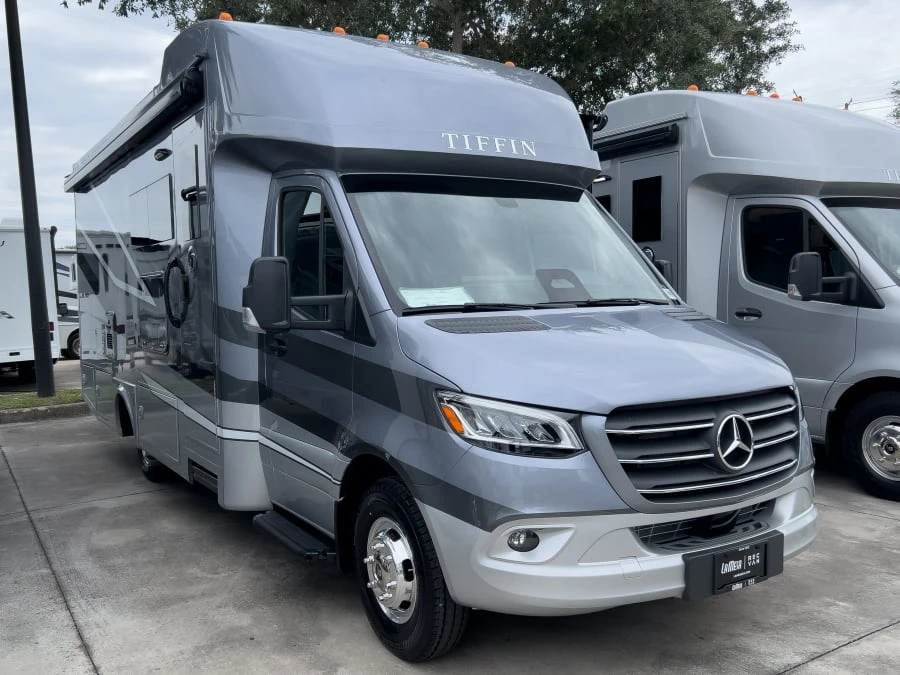 2027 Tiffin Motorhomes Wayfarer exterior