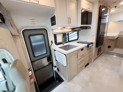 2027 Thor Motor Coach Chateau photo 7