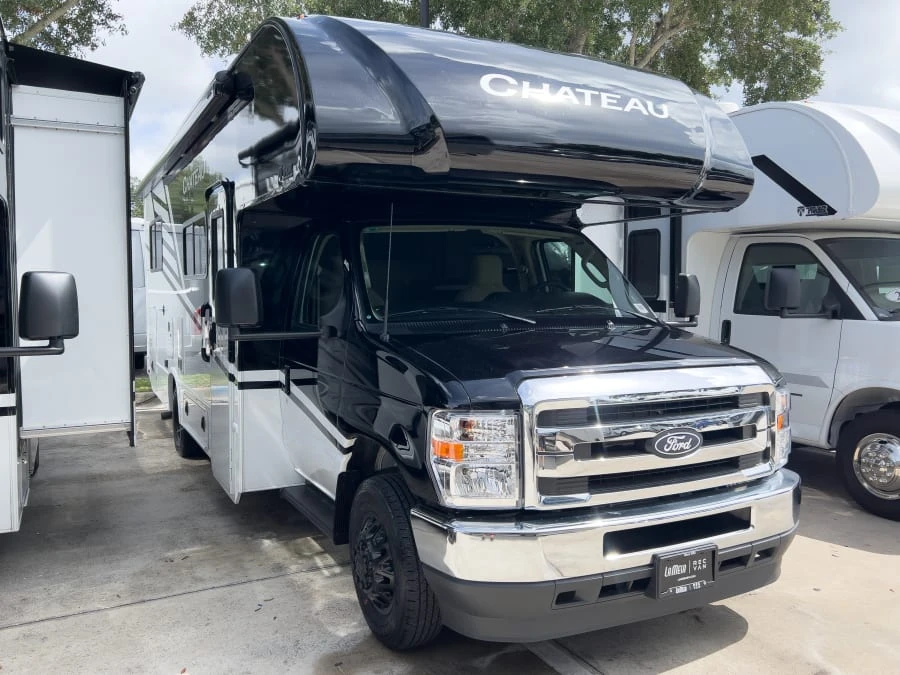 2027 Thor Motor Coach Chateau exterior