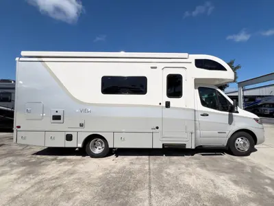 2027 Winnebago View photo 24