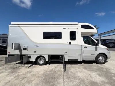 2027 Winnebago View photo 25