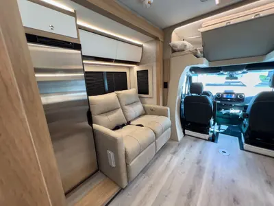 2027 Tiffin Motorhomes Wayfarer photo 13