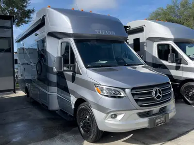 New 2027 Tiffin Motorhomes Wayfarer 25XLW