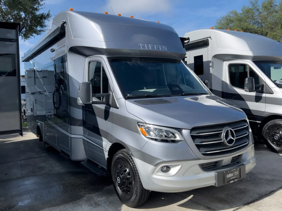2027 Tiffin Motorhomes Wayfarer exterior
