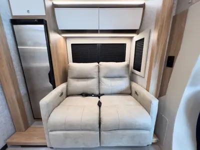 2027 Tiffin Motorhomes Wayfarer photo 14