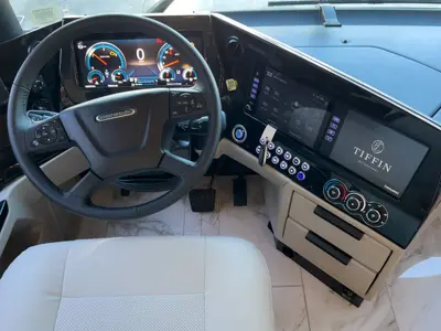 2027 Tiffin Motorhomes Allegro BUS photo 2