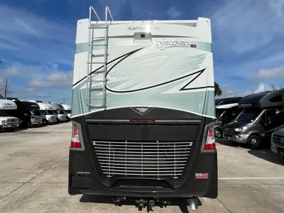 2027 Fleetwood Discovery LXE photo 29