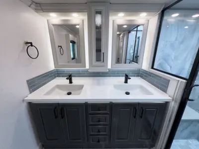 2027 Fleetwood Discovery LXE photo 21