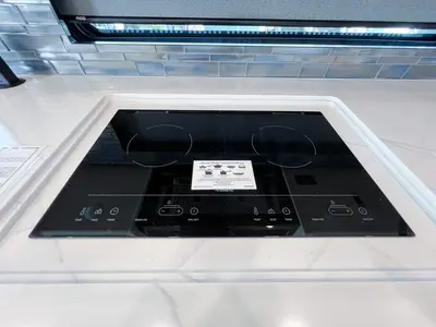 2027 Fleetwood Discovery LXE photo 10
