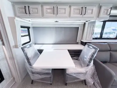 2027 Fleetwood Discovery LXE photo 16
