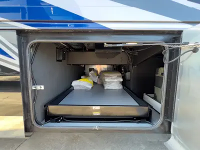 2027 Tiffin Motorhomes Allegro BUS photo 28