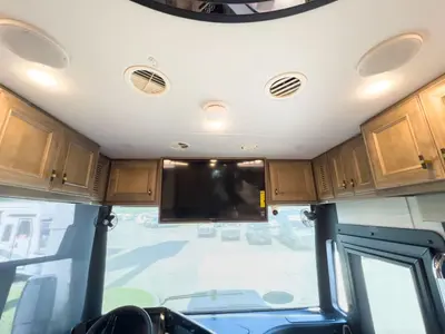 2027 Tiffin Motorhomes Allegro BUS photo 4