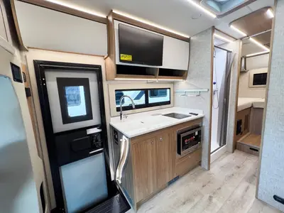 2027 Tiffin Motorhomes Wayfarer photo 6