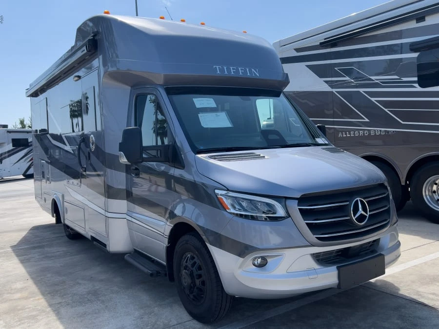 2027 Tiffin Motorhomes Wayfarer exterior