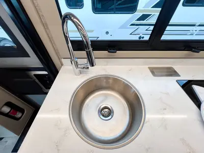 2027 Tiffin Motorhomes Wayfarer photo 9