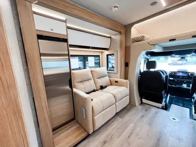 2027 Tiffin Motorhomes Wayfarer photo 13