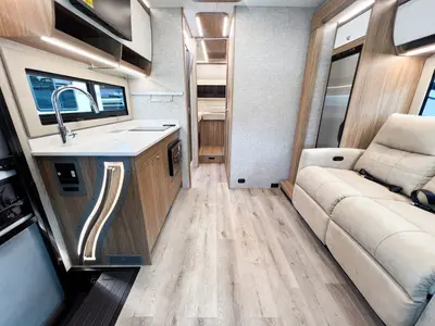 2027 Tiffin Motorhomes Wayfarer photo 5