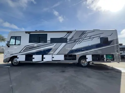 2027 Fleetwood Fortis photo 24