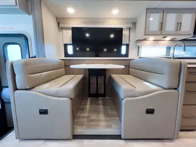 2027 Thor Motor Coach Windsport photo 7