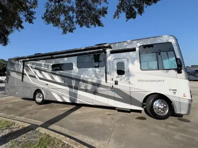 2027 Thor Motor Coach Windsport photo 25