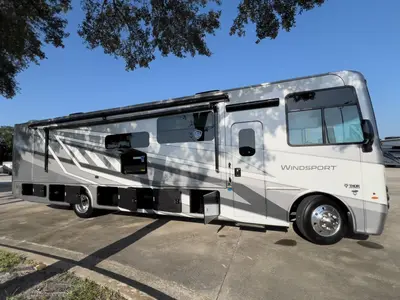 2027 Thor Motor Coach Windsport photo 26
