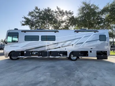 2027 Thor Motor Coach Windsport photo 24