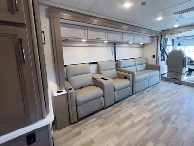 2027 Thor Motor Coach Windsport photo 13