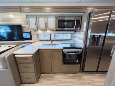 2027 Thor Motor Coach Windsport photo 8
