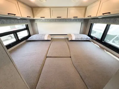 2027 Thor Motor Coach Omni photo 21