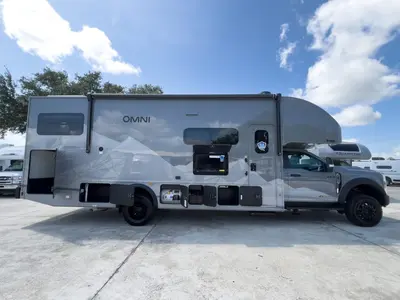 2027 Thor Motor Coach Omni photo 29