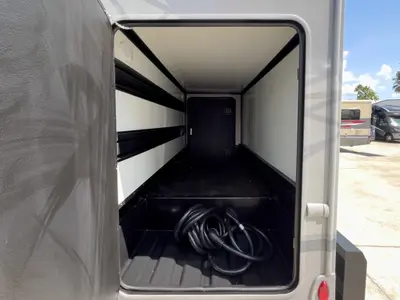 2027 Thor Motor Coach Omni photo 27