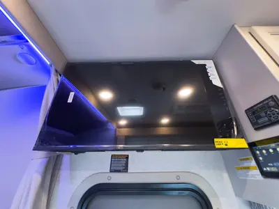 2027 Thor Motor Coach Omni photo 8