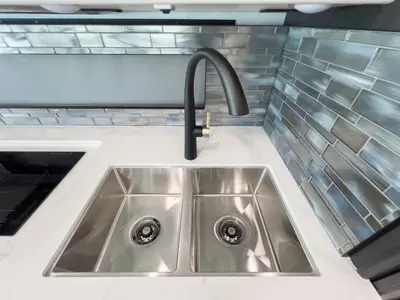 2027 Fleetwood Discovery photo 12