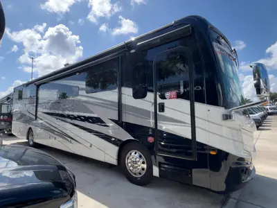 2027 Fleetwood Discovery photo 28