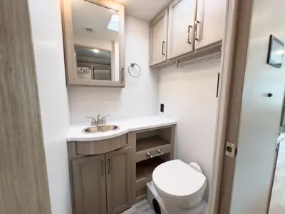 2027 Thor Motor Coach Windsport photo 17