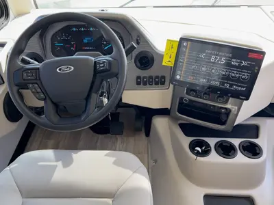 2027 Thor Motor Coach Windsport photo 2