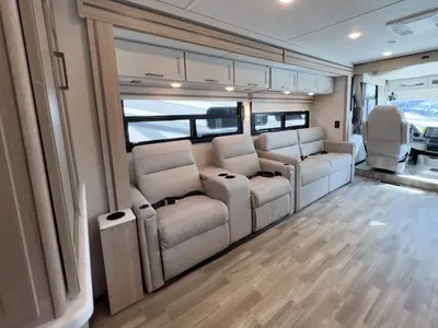 2027 Thor Motor Coach Windsport photo 13