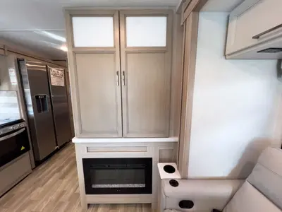 2027 Thor Motor Coach Windsport photo 16