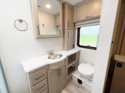 2027 Thor Motor Coach Windsport photo 20