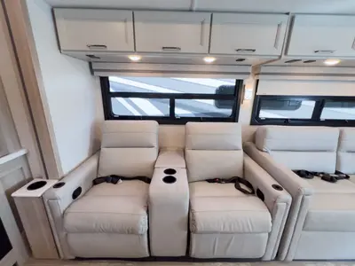 2027 Thor Motor Coach Windsport photo 15