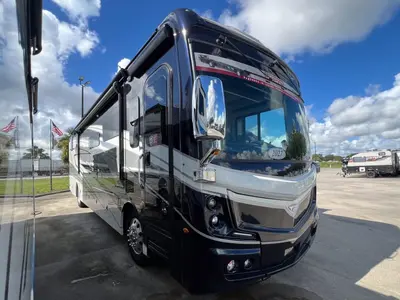 New 2027 Fleetwood Discovery 38W