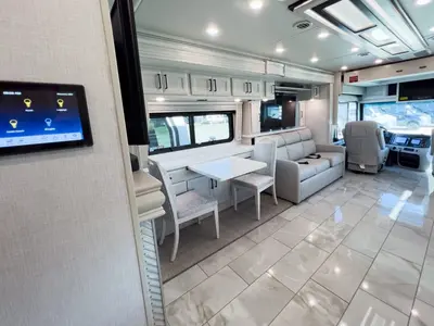 2027 Fleetwood Discovery photo 14