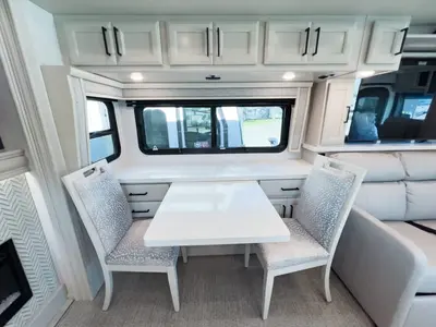 2027 Fleetwood Discovery photo 16