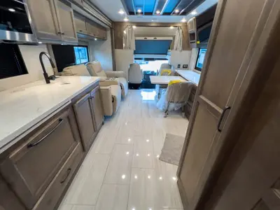 2027 Tiffin Motorhomes Allegro BAY photo 3