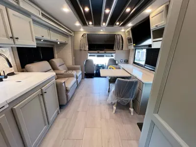 2027 Tiffin Motorhomes Allegro BAY photo 3